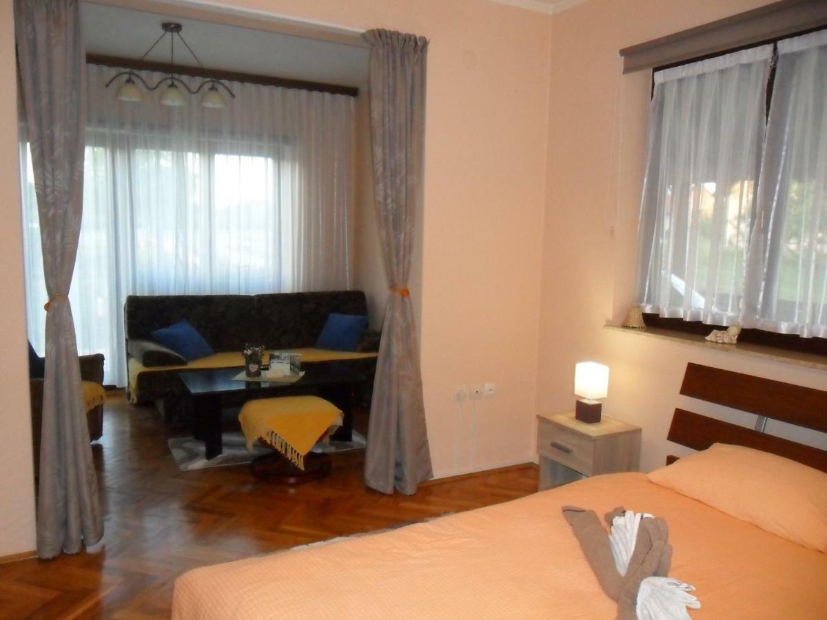 Studio Apartment Ivona & Tin Слунь Екстер'єр фото